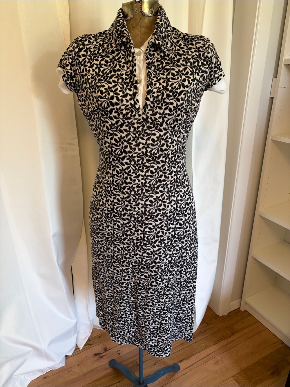 Black and white floral print silk and cotton dress medium stretch cap sleeve